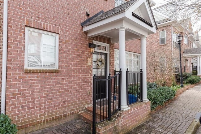 Photo - 1155 Glenridge Pl NE