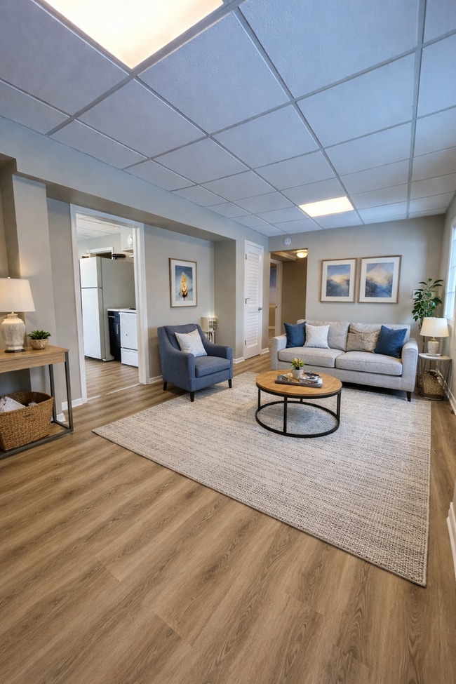 Photo - 820 W 4th St Unit #3