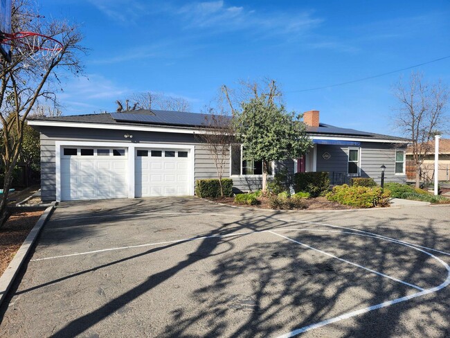 Cozy North Hanford Home for Rent – Spaciou... - Cozy North Hanford Home for Rent – Spaciou...