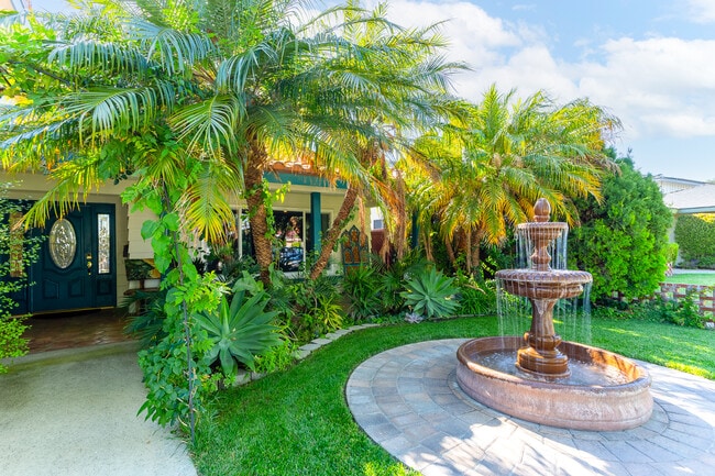 Photo - 2718 N Wright St House