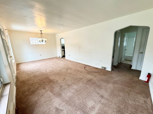 Photo - Beautiful Three Bedroom with Basement and Garage