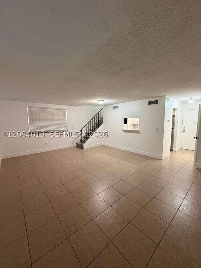 Photo - 1255 W 53rd St Unit 202