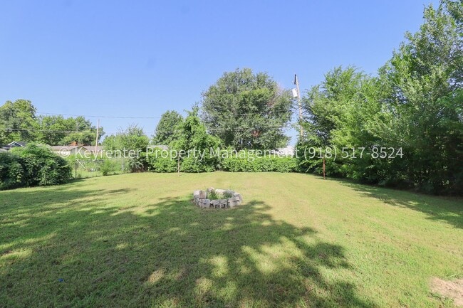 Photo - 2 Bed 1 Bath Tulsa - Move-in Ready!