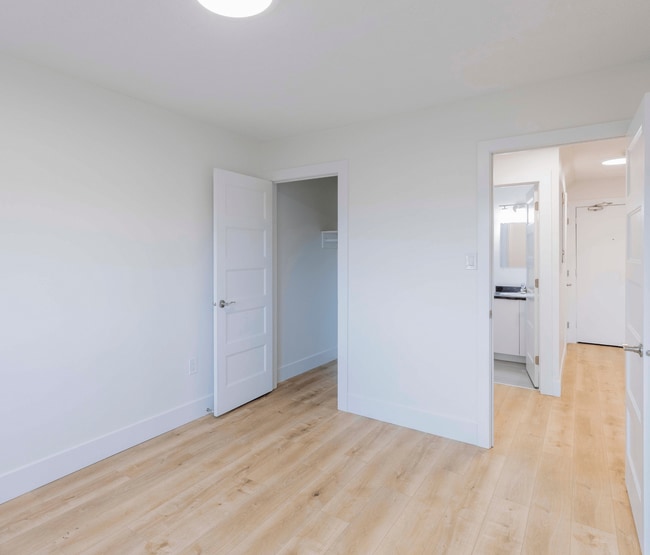 Photo - 270 Parkside Drive