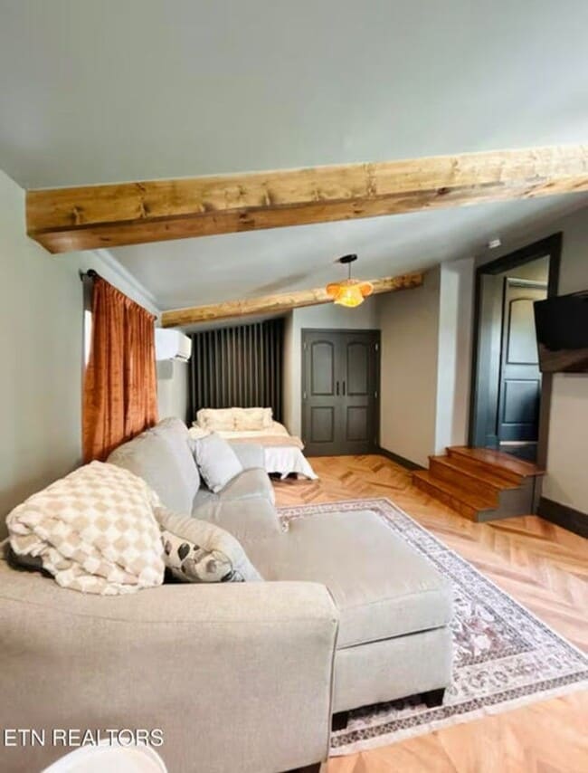 Photo - Knoxville 37920 - 1 bedroom, 1 bath apartment - Contact Tara Hayes (865) 242-8010