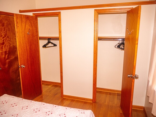 Photo - 45-23 40th St