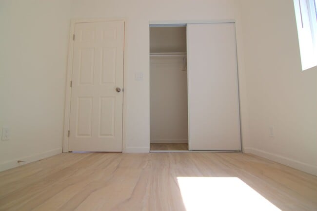 Photo - 6913 Vanalden Ave