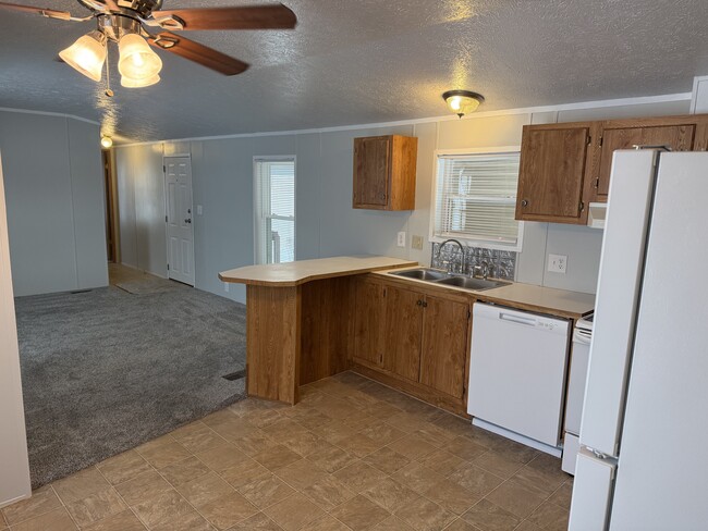 Photo - 13 James River Blvd