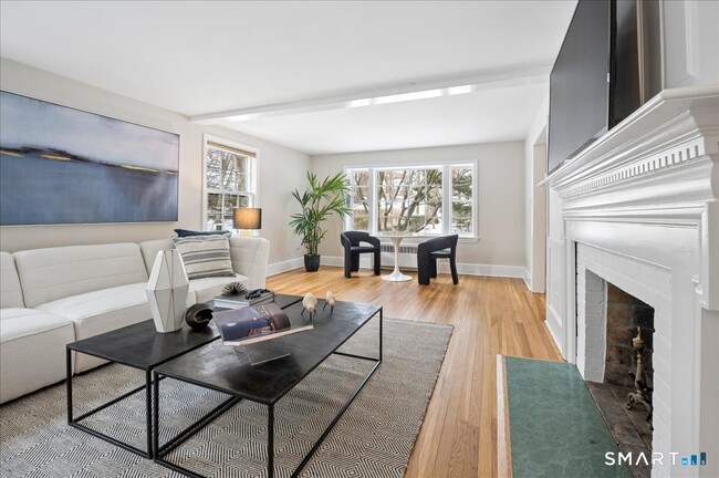 Photo - 1091 Round Hill Rd