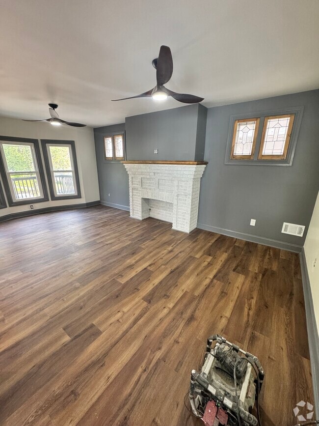 Building Photo - 106 Roanoke Pky Unit South Buffalo Upper Rental