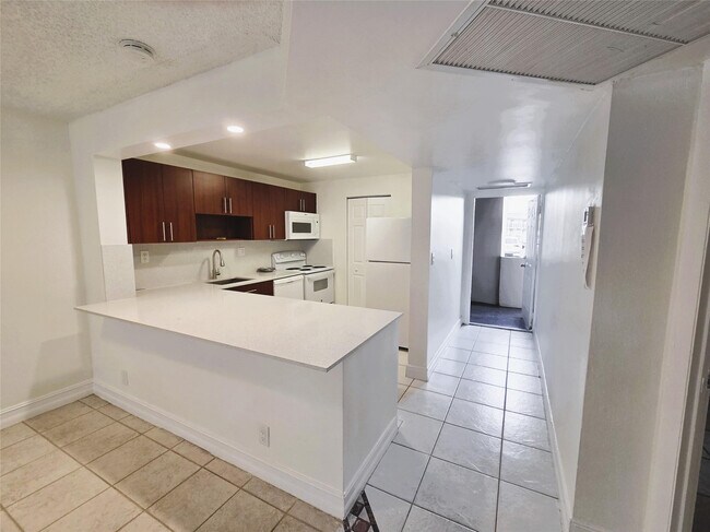 Photo - 8040 N Colony Cir Unit 105