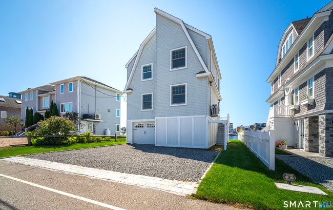 21 Atlantic Ave