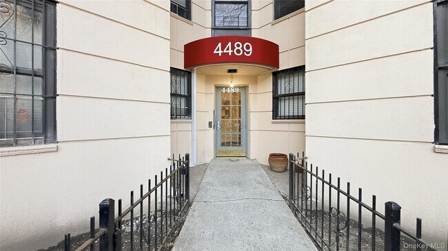 Photo - 4489 Broadway Unit 2D