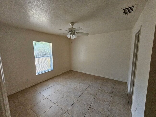 Photo - 531 NE 28th Ave Unidad 100