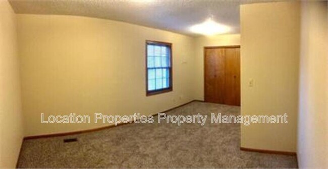 Photo - 324 Northwood Ln