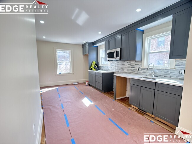 Building Photo - 55 Beechcroft St Rental