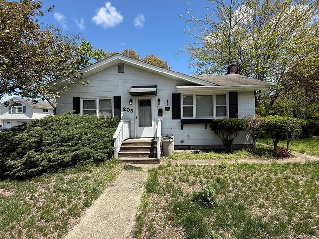 Photo - 209 River Ave House