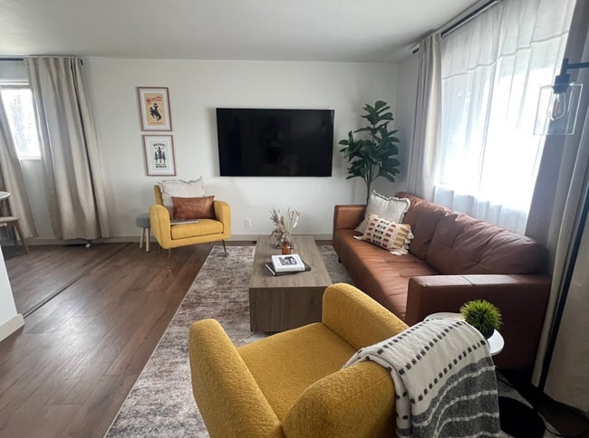 Photo - Fully Furnished 3BR | Renovated | All Utilities Included | Ideal for 30+ Day Stays