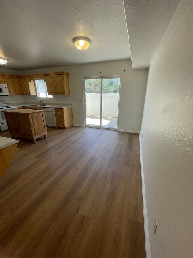 Photo - 1735 W 540 N