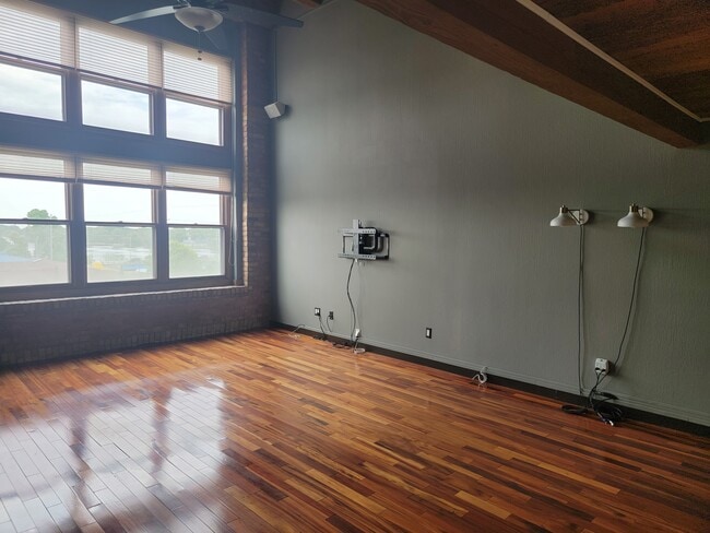 Photo - 1545 Arboretum Dr Unit 313