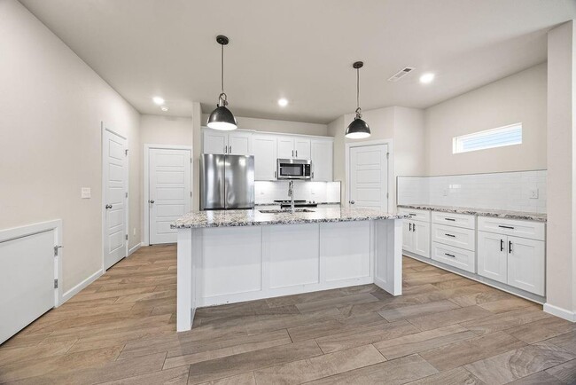 Photo - 1721 W Whitney Ln