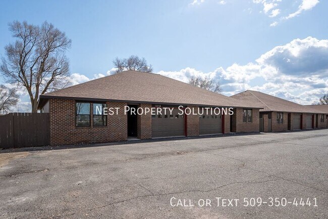 Photo - 1213 Rd F .2 NE