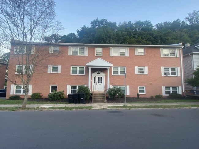 Building Photo - 700 Fayette St