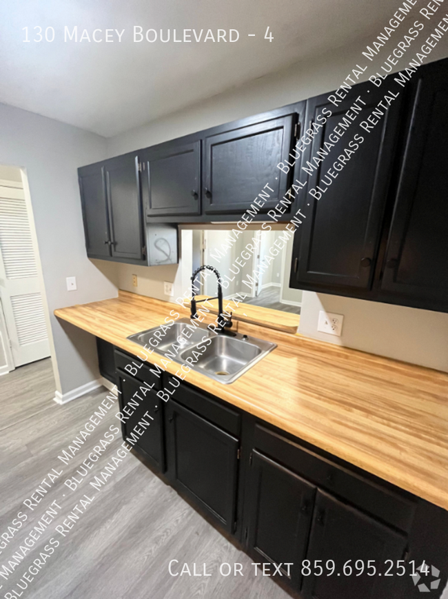 Building Photo - Newly Renovated Spacious 1 Bed in Amazing ... Unit 4 Rental