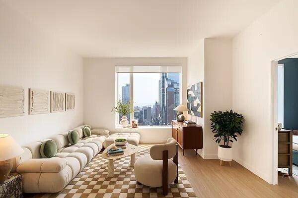 Building Photo - 550 Tenth Avenue Rental