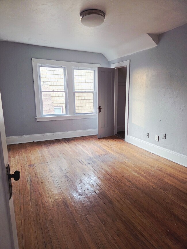 Photo - 18101 Schenely Ave