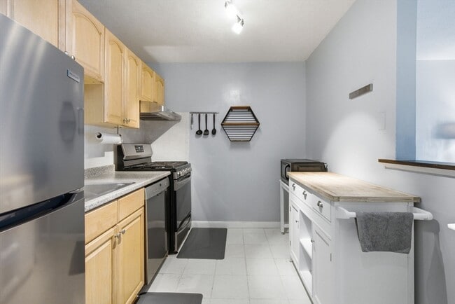 180 Mountain Ave Unit 12