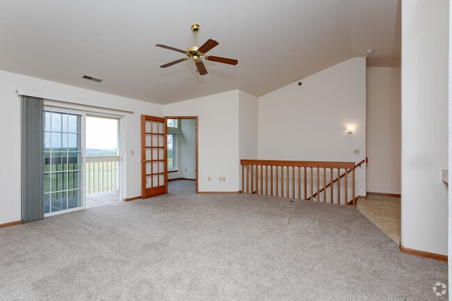 2BR, 1BA + Den - Kendal Hills