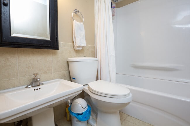 Photo - 11601 Five Cedars Rd