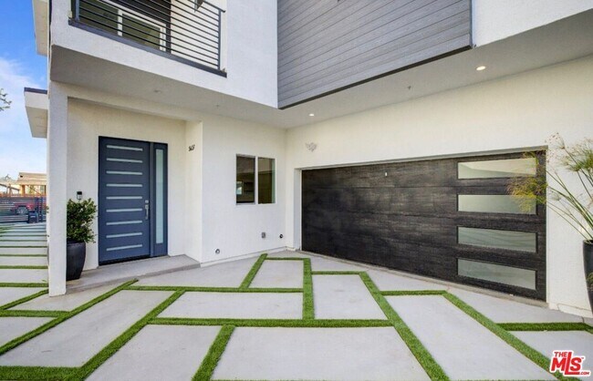 Photo - 5641 Riverton Ave