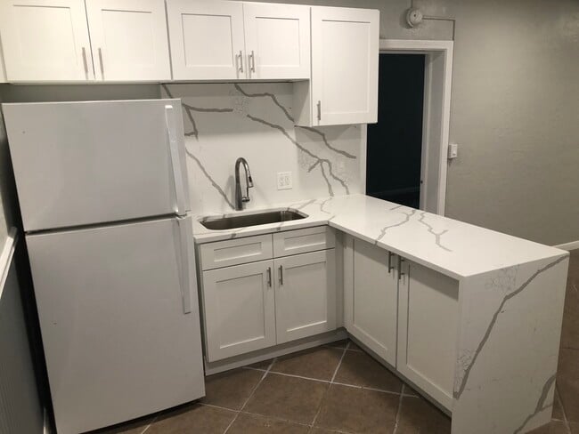 703 S Grandview Ave Unit 1