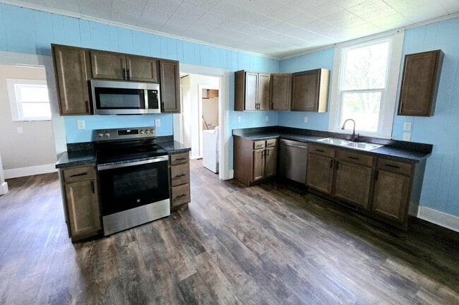 Photo - 118 E Maryland St