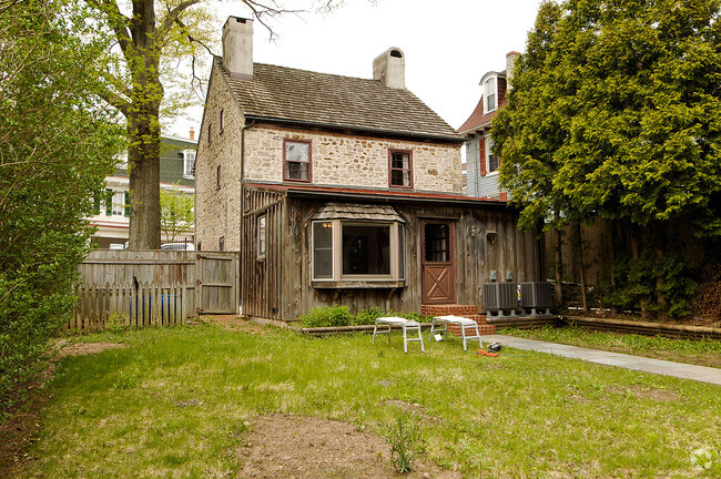 Building Photo - 427 S Bethlehem Pike Rental