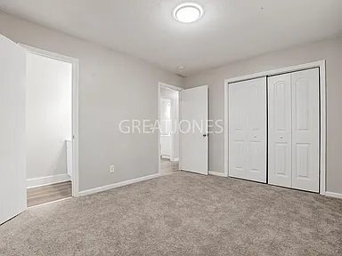 Photo - 912 Old Oak Dr