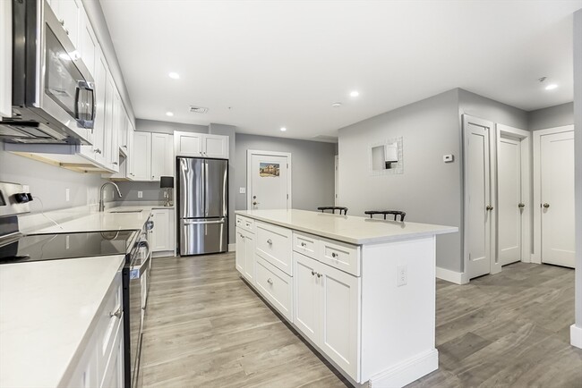 Building Photo - 245 Bussey St Unit 306 Rental