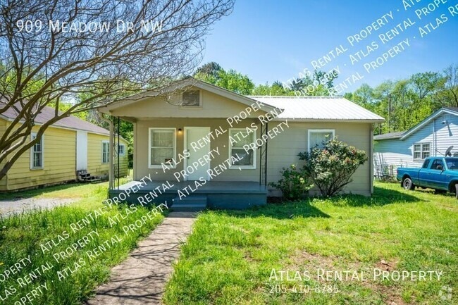 Building Photo - 909 Meadow Dr NW Rental