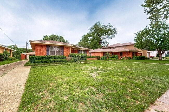 Photo - 7305 Lehigh Dr