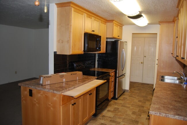 Photo - 3 Bedroom Home N side of Newberg