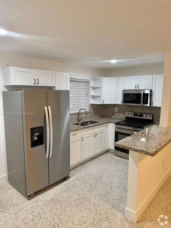 Building Photo - 458 E 31st St Unit 4 Rental