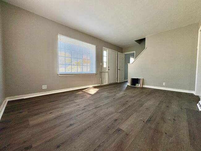 Photo - 1317 N Kaley St