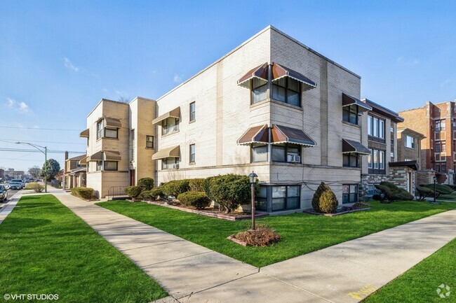 Building Photo - 1906 W 80th St Rental