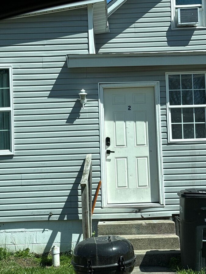 Photo - 1400 E 5th St Unit 1400 E 5th Street - 2