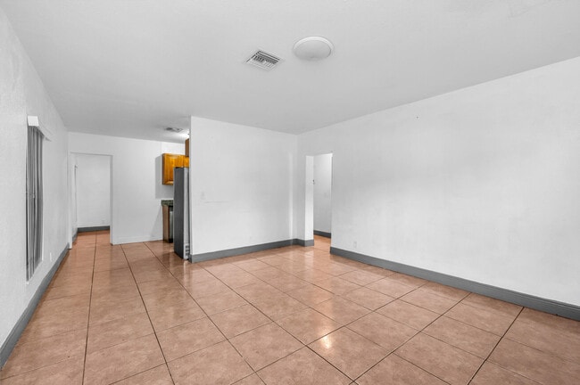 Photo - 124 SW 10th Ave
