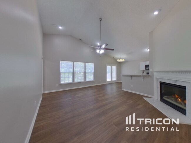 Photo - 8715 Tweedsmuir Glen Ln