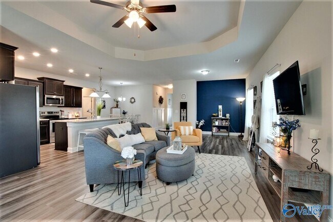 Photo - 155 Grey Fawn Trail