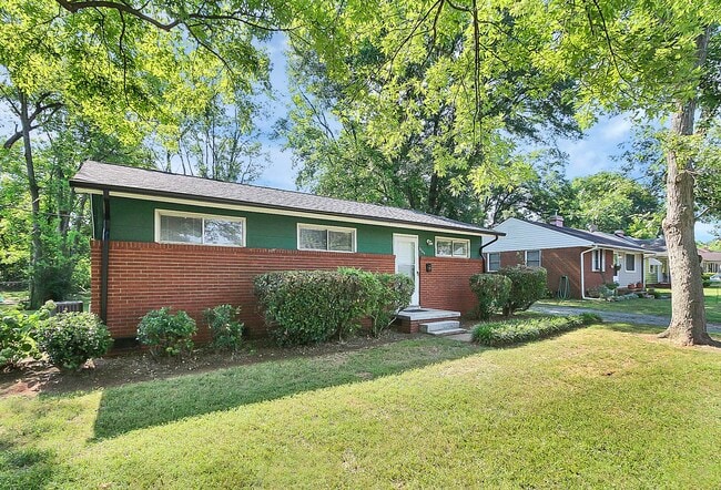 Photo - 2244 English Dr